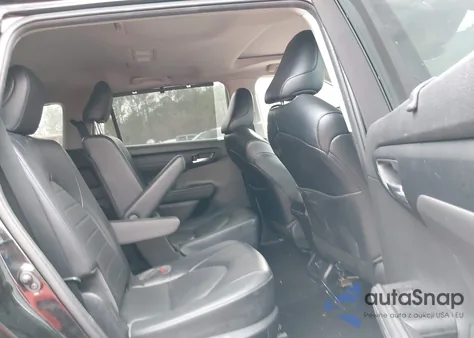 2022 Toyota Highlander Xle z USA, uszkodzony, nr VIN 5TDGZRAHXNS539534